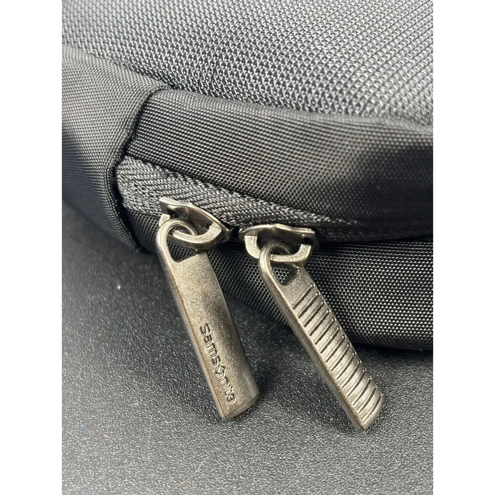 Samsonite Black Tech Organizer Travel Pouch Accessory Case USB Port EUC